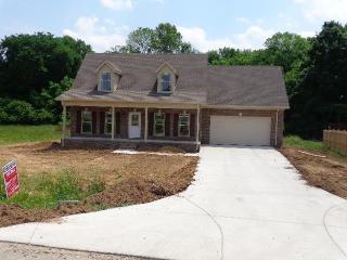 1041 Corey Dr, Lewisburg, TN 37091-4083