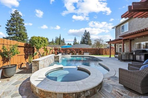 1900 Foxtail Ct, Turlock CA  95382-2890 exterior