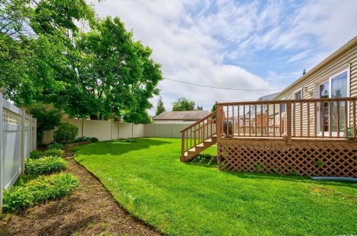 101 Cedar St, Hicksville NY  11801-3242 exterior