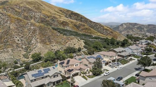 28968 Rock Canyon Dr, Santa Clarita CA  91390-5281 exterior