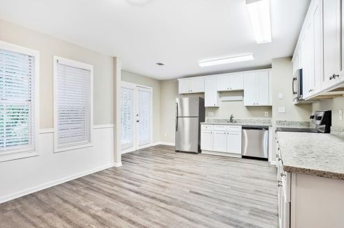 1018 Autumn Crest Ct, Stone Mountain GA  30083-5152 exterior