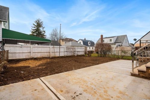 260-14 83rd Ave, Floral Park NY  11004-1604 exterior