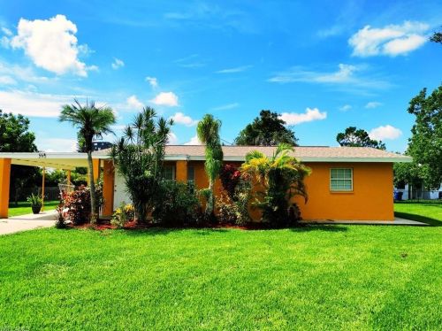 202 Davis Rd, Lehigh Acres, FL 33936-6216