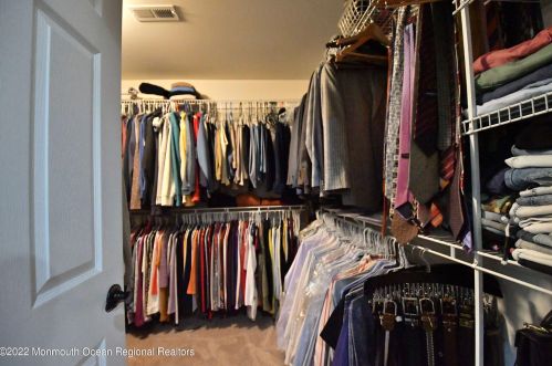 7 Lily Ln, Piscataway NJ  08854-6670 exterior