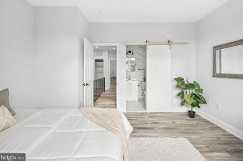 1111 Holbrook Ter, Washington DC 20002-2704 exterior