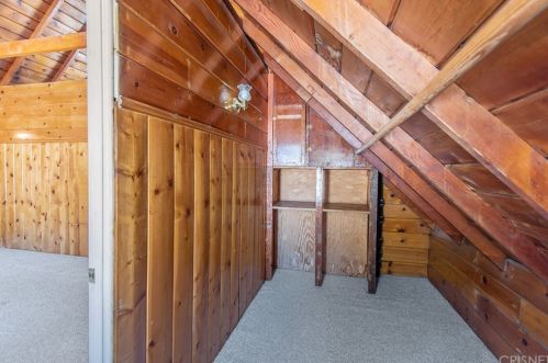 16027 Hartland St, Van Nuys CA 91406-4808 exterior