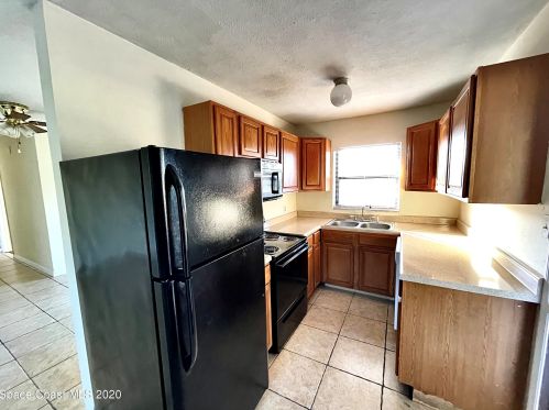 95 Lakeview Ave, Titusville, FL 32796-2224