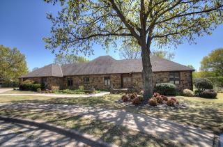2216 Heidi Ct, Bartlesville, OK 74006-6304