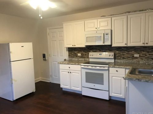 2315 Madison Ave, Bridgeport CT  06606-3242 exterior