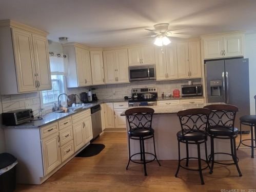 96 Douglas St, Bridgeport CT  06606-2901 exterior