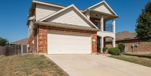 844 Pebblecreek Dr, Burleson TX  76028-0305 exterior