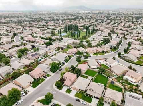 1361 Crown Imperial Ln, Beaumont CA  92223-8487 exterior