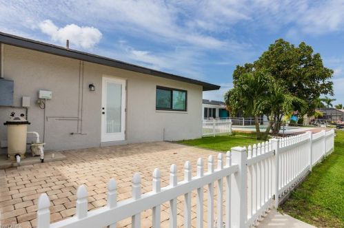 2223 27 Ter, Cape Coral FL  33904-3328 exterior