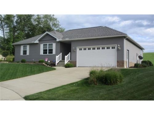 1410 Edgewood Dr, Parral, OH 44622-9456