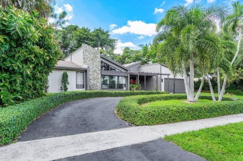 3124 Lakeview Blvd, Delray Beach, FL 33445-5662
