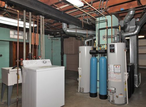 2128 58, Milwaukee WI 53219-1540 exterior