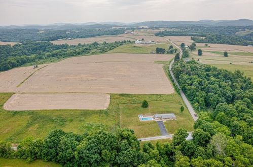 20 Gobblers Run Rd, Shelocta, PA 15774-8122