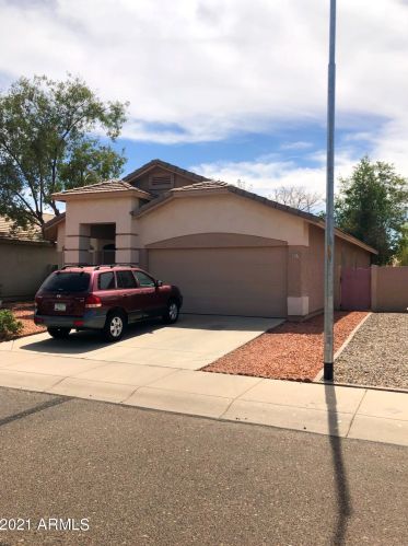 6213 Echo Ln, Glendale, AZ 85302-5713