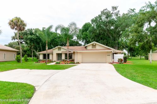 3530 Oakhill Dr, Titusville, FL 32780-3517