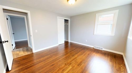 72 Allendale Ave, Providence RI  02911-3104 exterior