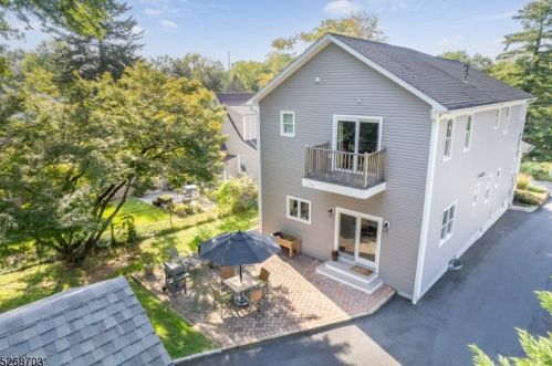 122 Fairview Ave, Berkeley Heights NJ  07922-1310 exterior