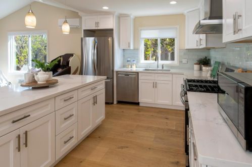 1466 Hollenbeck Ave, Sunnyvale CA  94087-4238 exterior