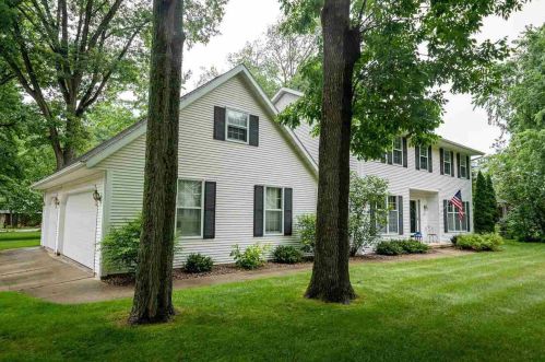 2740 Holly Way, Green Bay, WI 54313-6200