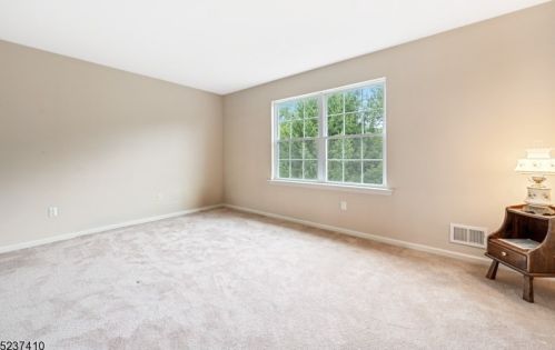 17 Shippen Ct, Flemington NJ  08822-6835 exterior