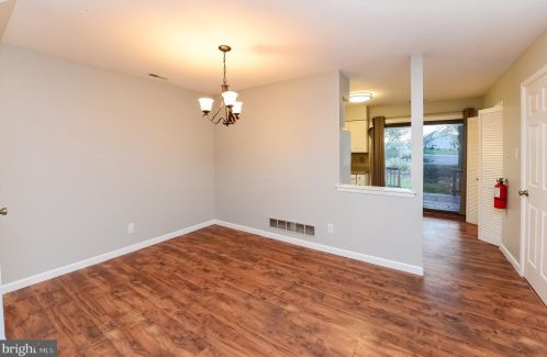 502 Essex Ct, West Deptford NJ  08051-2027 exterior
