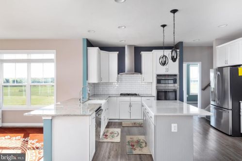 13525 Aden Rd, Nokesville VA  20181-2817 exterior