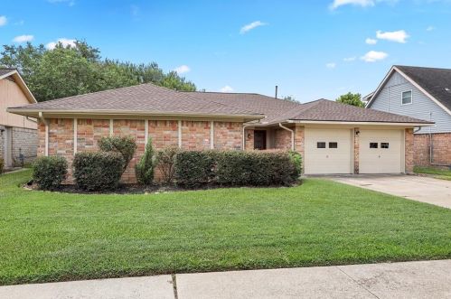 2002 New Orleans St, Deer Park, TX 77536-4625