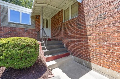 4310 Willow Heath Dr, Pittsburgh, PA 15234-1037