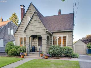 316 44 Ave, Portland OR  97213-1136 exterior