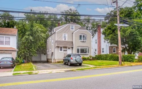 132-FL1 New Milford Ave, Dumont NJ  07628-2924 exterior