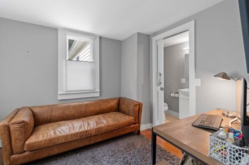 99 Book Hill Rd, Essex CT  06426-1322 exterior