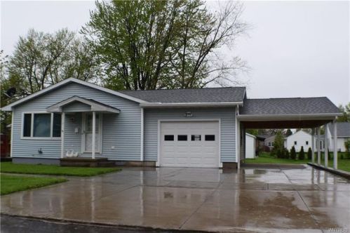 7 East Ave, Shelby, NY 14105-1102