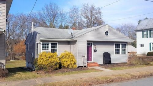 363 Vine St, East Lewisburg, PA 17847-2317