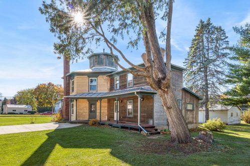 610 Liberty St, Ripon WI  54971-1220 exterior