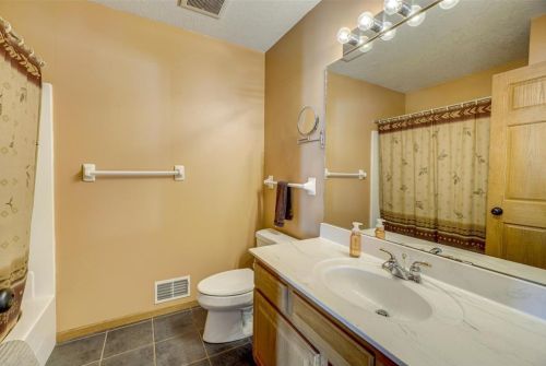 1452 142nd St, New Johannesburg WI  54017-6645 exterior