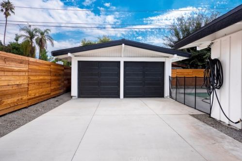3316 Studebaker Rd, Long Beach CA  90808-4255 exterior