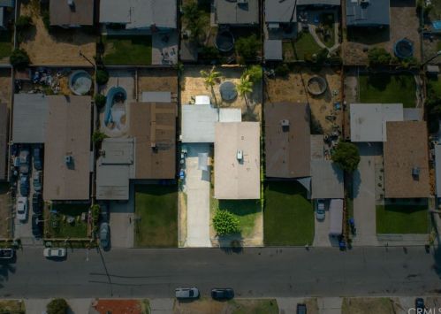 7076 Newbury Ave, San Bernardino CA  92404-6441 exterior