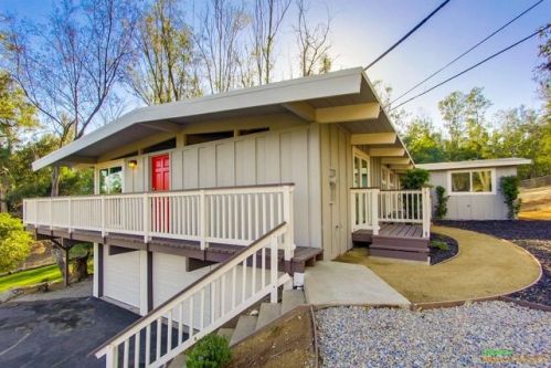 11237 Posthill Rd, Lakeside, CA 92040-1332