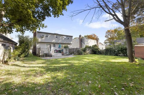 18 Branch Pl, Roosevelt, NY 11575-1505