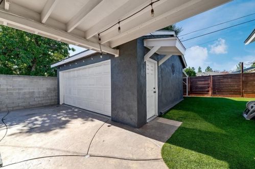 3160 Sierra Way, San Bernardino CA  92405-2543 exterior