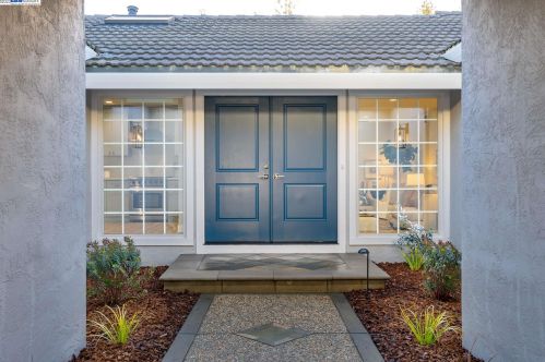 985 Riesling Dr, Pleasanton CA  94566-7219 exterior