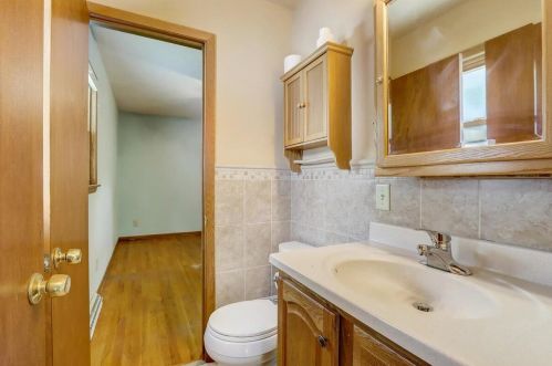 2022 116, Milwaukee WI 53226-2104 exterior