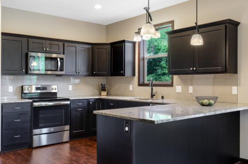 201 White Pine Rd, Lino Lakes, MN 55014-5452