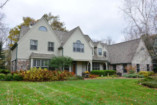 5321 River Trail Rd, Thiensville, WI 53092-4876