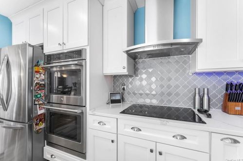 20 Stratford Rd, White Plains NY  10603-2827 exterior