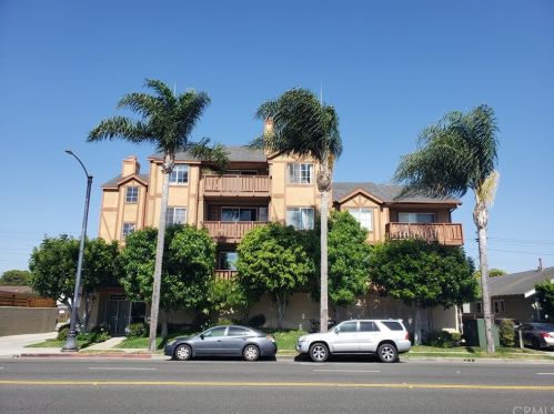 384 Redondo Ave, Long Beach, CA 90814-2683